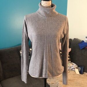🔹4 for $30 Crystal-Kobe Turtleneck Sweater, size Medium